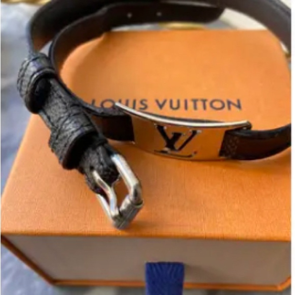 Louis Vuitton Black sign it bracelet - Picture 2 of 3